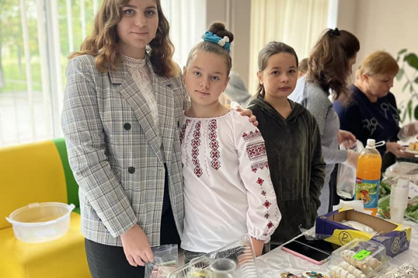 На Тернопольщине ученики гимназии на ярмарке собрали деньги для ВСУ