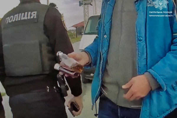 Возил людей и попивал: в Тернополе поймали нетрезвого водителя маршртки №19