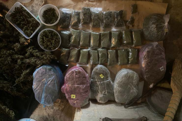 Полиция Тернопольщины нашла у мужчины 10 кг каннабиса на миллион гривен