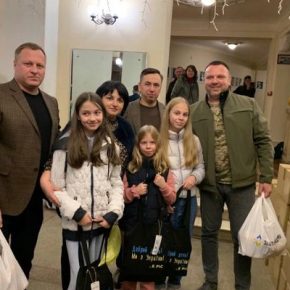 «Агробизнес» и благотворительный фонд Семьи Собуцких помогают переселенцам в Тернополе