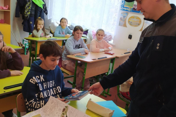 Спасатели Тернопольщины проводят для детей «уроки безопасности»
