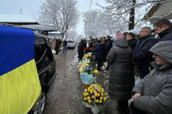  «Стал ангелом-хранителем на небесах»: на Тернопольщине похоронили 24-летнего Героя