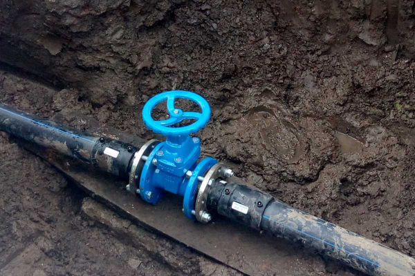 В селе на Тернопольщине силами общины реконструируют водопровод