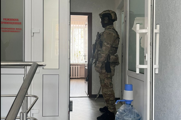 Выбивали признание: в Тернополе троих полицейских подозревают в пытках мужчины