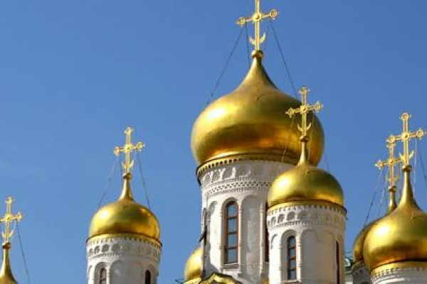 Зеленский якобы собирается запретить православие в стране – истерика Такера Карлсона