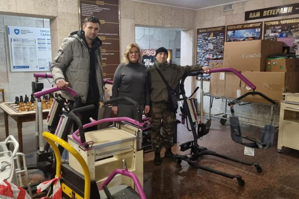  фонд «Тернополь» передал помощь Хмельницкому госпиталю ветеранов войны