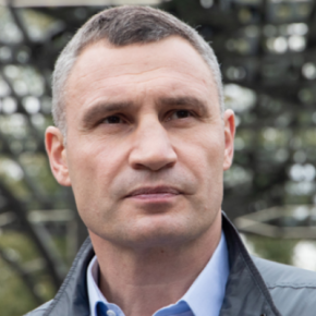 Это прецедент: речь идет о каждом мэре в Украине, - Кличко и другие мэры приехали во Львов поддержать Атрошенко