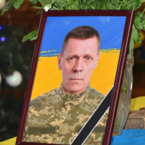 Умер, возвращаясь на передовую: в Тернопольской области похоронили Героя Романа Свердлика