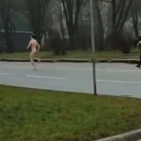 В Тернополе патрульные бегали за голым мужчиной