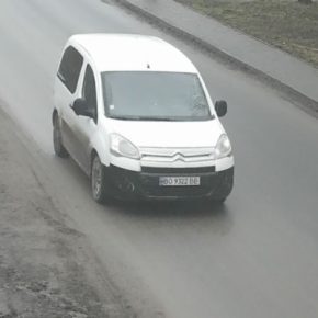 В Тернополе полиция разыскивает виновника аварии, покинувшего место происшествия