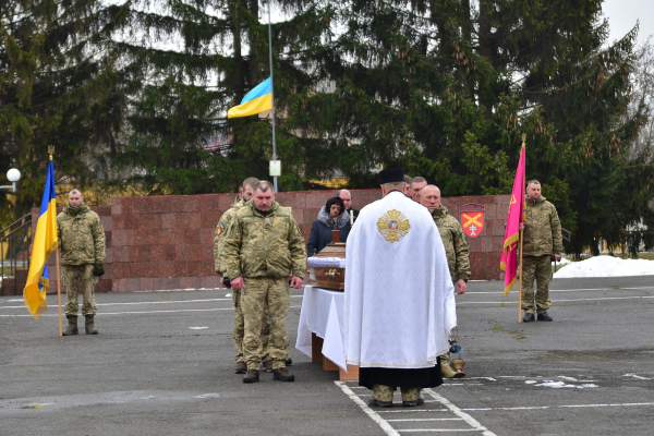 Бойцы Тернополь артбригады провели в последний путь своего храброго собрата