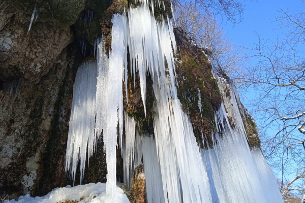 Это что-то немыслимое: на Тернопольщине замерзли водопады