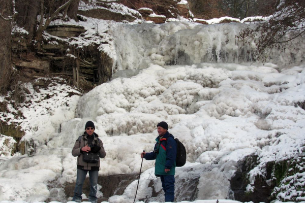 Это что-то невероятное: на Тернопольщине замерзли водопады