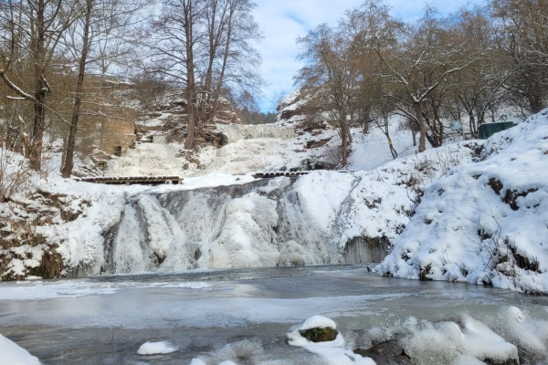 Это что-то невероятное: в Тернопольской области замерзли водопады