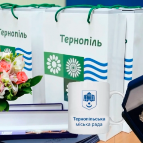 Часы, зонты и полотенца: какие подарки и за сколько покупал Тернопольский горсовет во время войны: