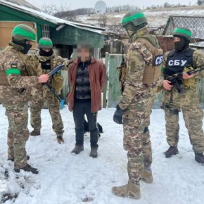 СБУ задержала коллаборанта, который помогал рашистам вывозить награбленное имущество украинцев в оккупированный Луганск