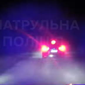 В Чорткове пьяный водитель внедорожника Toyota пытался убежать от патрульных