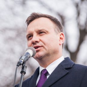 Анджей Дуда подписал изменения в Закон об иностранцах: какие из них касаются пребывания украинцев в Польше