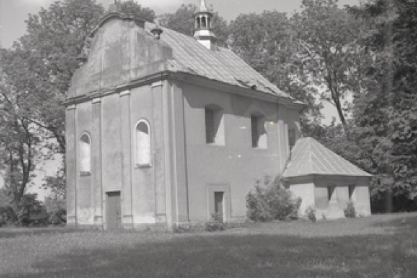 Храм в селе Баворов 40 лет назад