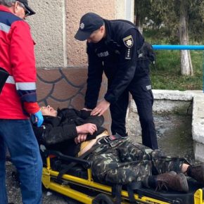 Стало плохо на улице: полицейские помогли спасти жизнь жителю Бережан