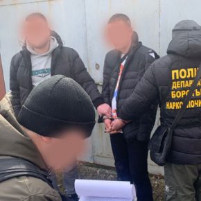 В Тернополе наркотоговец с новжем напал на полицию