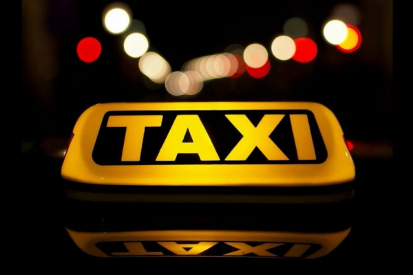 В Тернополе таксист потерял сознание за рулем: в салоне был пассажир