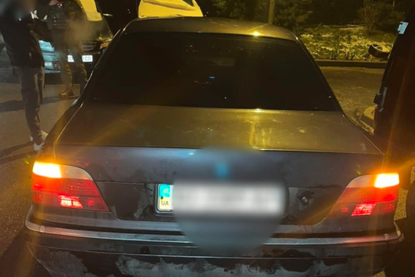 Тернопольские патрульные обнаружили авто BMW, который украли 7 лет назад