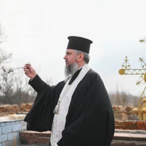 Война "священной" быть не может!