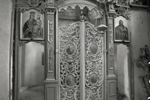 Церковь в селе Кошиловцы на фото 40 лет назад