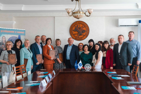 Классический университет Тернополя подписал соглашения о сотрудничестве с рядом школ края
