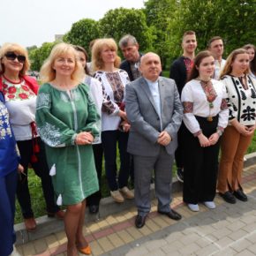 Традиционно академическая семья ТНПУ отмечает День вышиванки