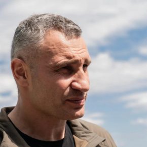 Виталий Кличко обратился к мэру Берлина по поводу бесплатного лечения тяжелораненых бойцов Виталий Кличко обратился к мэру Берлина по поводу бесплатного лечения тяжелораненых бойцов