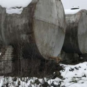 Руководитель тернопольского аэропорта Пуковский сам у себя купил нефтяные резервуары по заниженной цене