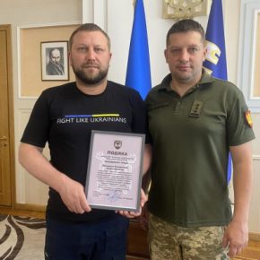 Руководитель Тернопольского колледжа поблагодарил начальника ОВА за поддержку в воспитании патриотической молодежи
