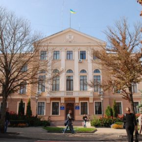 Более полумиллиона на офисные мелочи потратил Тернопольский городской совет