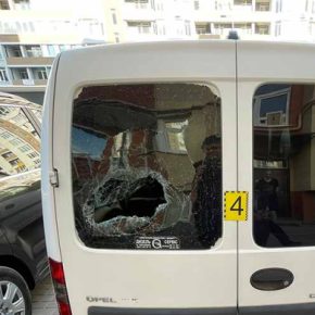 В Тернополе на Соединения мужчина с ножом повредил 8 автомобилей