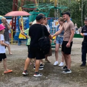 Дети «зависли» в воздухе: почему в Тернополе колесо обзора вышло из строя и безопасны ли качели в парках
