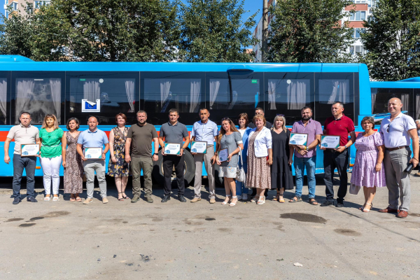 Громады Тернопольщины получили новые школьные автобусы: /></p>
<p> Фото из сети Интернет </p>
<p><img class=