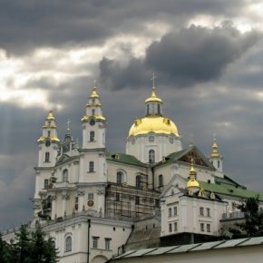 Сотни паломников упц таки идут в Тернопольскую область крестным шествием