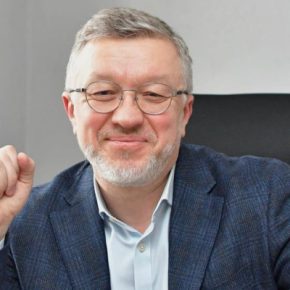 Тарас Козак: "Банки являются прокладкой, которая собирает деньги с населения и вкладывает в ОВГЗ"
