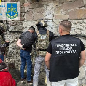 В Тернопольской области на взятке за импорт цветов поймали заместителя начальника Госпродпотребслужбы