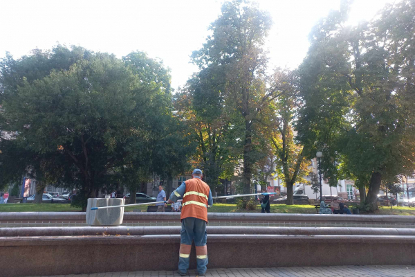 Не засорять фонтаны призывают работники «Тернопивводоканала»