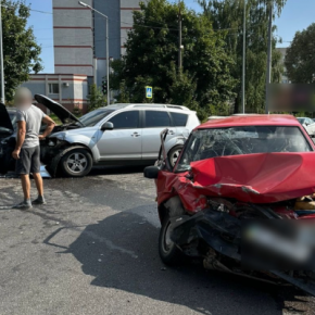В Тернополе авария с травмированными: столкнулись три автомобиля