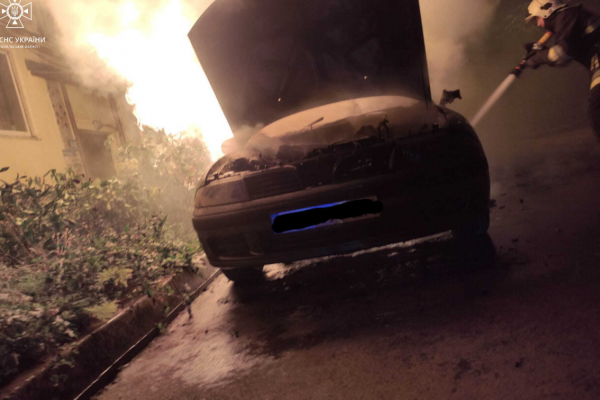 В Тернополе горел автомобиль