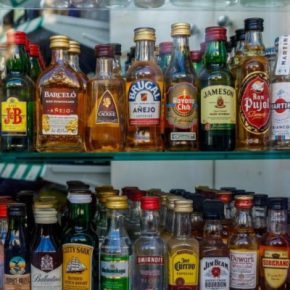 В Тернополе продали алкоголь несовершеннолетнему