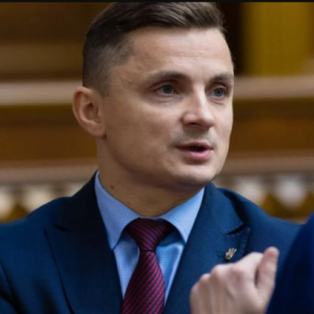 Глава Тернопольского облсовета неожиданно вышел на работу и созывает сессию
