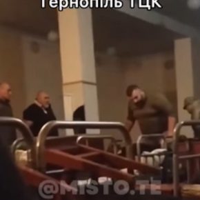 Издевательство в военкомате в Тернополе: суд избрал меры пресечения двум работникам ТЦК