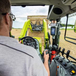 Инновационный дизайн и лучший обзор: шесть новых фронтальных погрузчиков FL C для ELIOS, AXOS и ARION от CLAAS