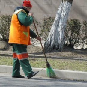 В Тернопольской области на работу ищут подсобников, дворников, уборщиков