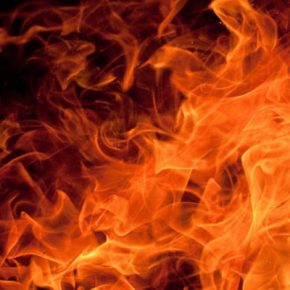 В Тернопольской области во время пожара горели жилое здание, гараж и автомобиль